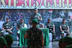 Pangdam III/Siliwangi Kunjungi Yonif 315/Garuda