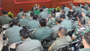 Dandim Jakpus : Babinsa Harus Pandai Ngider di Wilayah