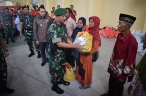 Lepas Peleton Yudha Wastu Pramuka Jaya, Danrem 081/DSJ Bagikan Sembako
