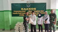 Kodim 0501/JP Salurkan Beras Bantuan Pangdam Jaya