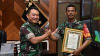 Kasad Naikan Pangkat Luar Biasa Babinsa S. Pinang Gadai Motor Sewa Eskavator