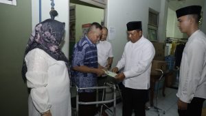 Pangdam V/Bwj Lebaran ke Rumah Personel dan PNS yang Sakit