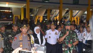 Panglima TNI bersama Kapolri Tinjau Arus Mudik 2023 Jatim