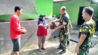 Dukung Ketahanan Pangan, Danramil 05/TA Bagikan Ikan Lele Hasil Budidaya