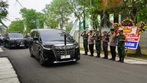 Danrem 064/MY bersama Forkopimda Sambut Wapres Giat Haul Syekh Nawawi 