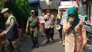 Babinsa bersama Tiga Pilar Sosialisasi Pencegahan Narkoba di RW 02 Petamburan