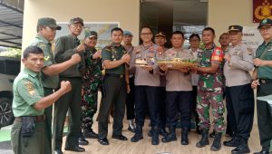 HUT Ke-77 Bhayangkara, Koramil 02/Matraman Beri Kejutan ke Polsek