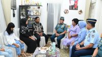 Panglima TNI Kunjungi Kediaman Empat Prajurit TNI AU yang Gugur Kecelakaan Super Tucano