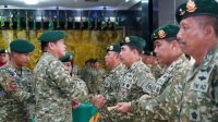 KSAD Jenderal TNI Maruli Simanjuntak Pimpin Sertijab Pangdivif 1 Kostrad