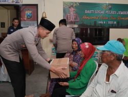 Kapolres Jember Safari Ramadhan Beri Bansos kepada Kaum Lansia dan Dhuafa di Gumukmas