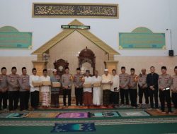 Kapolres Jember Peduli Beri Tali Asih Kepada Takmir dan Marbot Masjid Al Baiturrahman