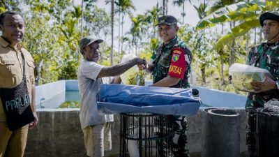 Satgas TMMD Kodim 1710/Mimika Berikan Bantuan Kolam dan Bibit Lele