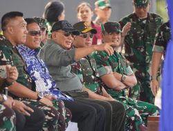 Panglima TNI Bersama Menhan RI Tinjau Pasukan Defile untuk Bastille Day Prancis