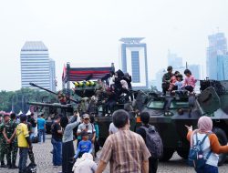 TNI Fair 2025: Monas Meriah Jadi Ajang Pesta Rakyat, Anak-Anak Antusias Naik Panser TNI