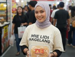 Vina Nur Khanifah, Pelaku UMKM Giriwetan yang Sukses Angkat Camilan Jadul Lewat Mie Lidi Trio Grandong