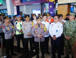 Tinjau Stasiun Surabaya Gubeng, Kapolri Instruksikan Beri Pelayanan Maksimal ke Pemudik