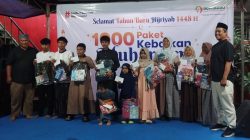 Lembaga Zakat Nasional (Laznas) Dompet Yatim dan Dhuafa (Domyadhu) memberikan 1.000 paket kebaikan untuk yatim dan dhuafa dalam rangka memperingati Tahun Baru Islam 1448 Hijriyah di Depok, Jawa Barat, Senin (15/6/2026). Foto: Istimewa.