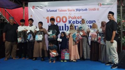 Lembaga Zakat Nasional (Laznas) Dompet Yatim dan Dhuafa (Domyadhu) memberikan 1.000 paket kebaikan untuk yatim dan dhuafa dalam rangka memperingati Tahun Baru Islam 1448 Hijriyah di Depok, Jawa Barat, Senin (15/6/2026). Foto: Istimewa.