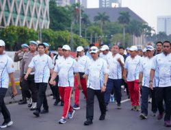 Kapolri Olahraga Bersama Masyarakat Jelang Hari Bhayangkara ke-80