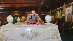 Usai Soekarno dan Gus Dur, Kapolri Ziarah-Tabur Bunga ke Makam Soeharto