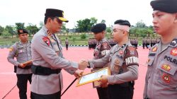 Kapolda Irjen Djati Wiyoto Beri Penghargaan Kepala Tiga Personel Ditsamapta Polda Kaltara