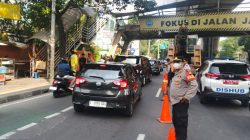 JPO Tendean Ditabrak Truk Alat Berat, Polisi Alihkan Arus Lalu Lintas