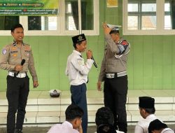 Edukasi Pelajar MTS Ar-Ruhinayah, Satlantas Polres Karawang agar Disiplin Berlalu Lintas
