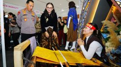 Kapolri dan Ketum Bhayangkari Tinjau Bazar Kreasi Bhayangkari Nusantara 2026, Perkuat Komitmen Dorong UMKM Naik Kelas