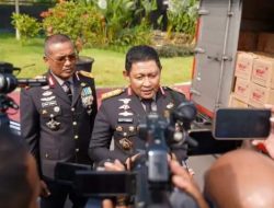 Momentum Peringatan HUT RI ke-81, Polda Jateng Kirim 10 Truk Bantuan dan Tim Medis untuk Korban Gempa NTT
