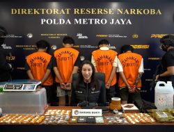 Polda Metro Jaya Tangkap 4 Pengedar Tembakau Sintetis dan Vegetasi Herbal