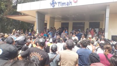 Ribuan Penambang Geruduk PT Timah, Terhentinya Pembelian Bijih Timah Picu Gelombang Protes di Belitung Timur