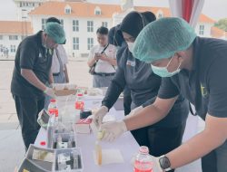 Dokkes Polri Pastikan Makanan Jamuan Rakyat Jakarta Barat Aman Dikonsumsi
