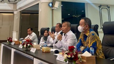 Anggota Ombudsman RI, Fikri Yasin (kedua dari kanan) dan Syafrida R. Rasahan (kedua dari kiri) dalam Rapat Koordinasi Pengawasan Pelaksanaan Program MBG se-Sumatera Utara, Rabu (19/8/2026) di Aula Raja Inal Siregar, Medan. Foto: Istimewa