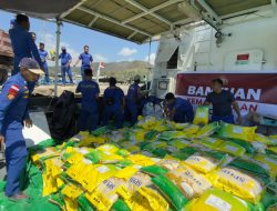 Polri Distribusikan Bantuan Logistik Kapolri untuk Korban Gempa di Pulau Flores