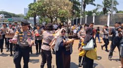 Kawal Aspirasi Petani, Polisi Kedepankan Pelayanan Humanis di Depan DPR