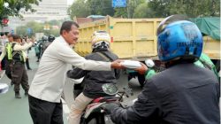Kamis Berkah Ditjenpas: 500 Paket Makanan Dibagikan ke Pengguna Jalan