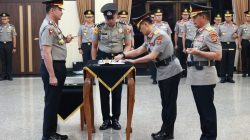 Kapolri Pimpin Sertijab Kakorlantas dan Tiga Kapolda di Mabes Polri