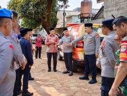 Kapolres Tangsel Melayat ke Rumah Duka Korban Peristiwa Pasar Cimanggis, Berikan Dukungan kepada Keluarga