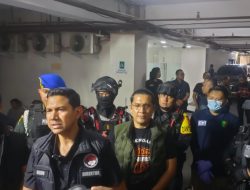 Polda Metro Jaya Tangkap Delapan Orang Gerebek Penyalahgunaan Narkoba di Kawasan Berlan
